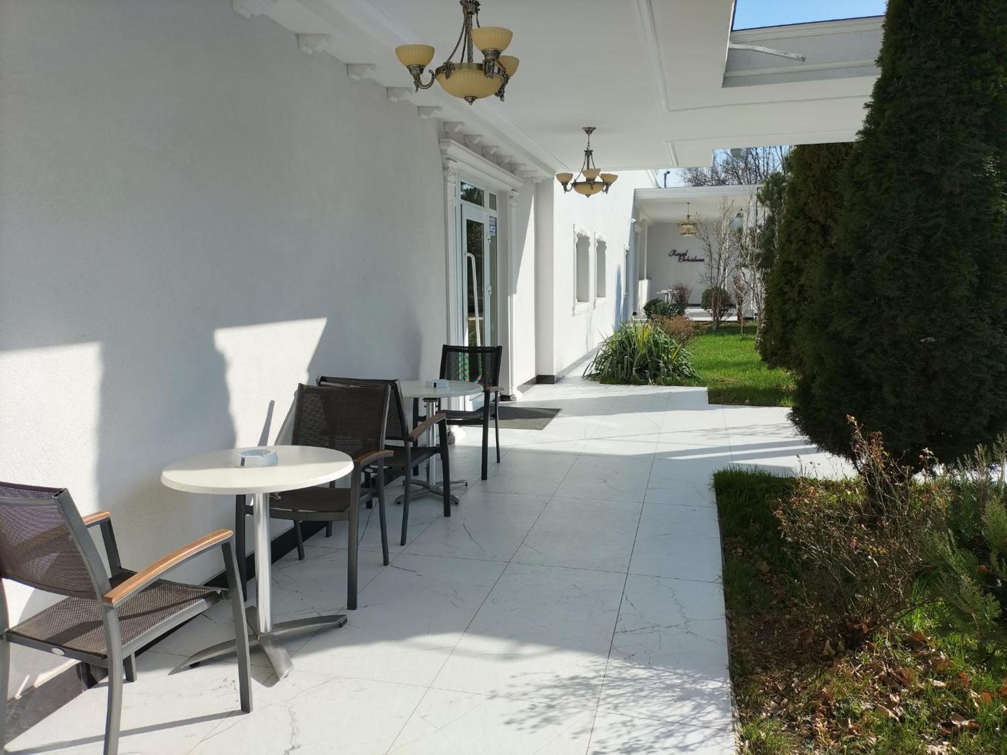 Hostel Orhideea Buzau Exterior photo